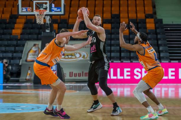 在高速的竞 在高速的竞